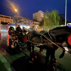 Tra musica, tradizioni e divertimento: la comunità di Spinazzola accoglie la Befana