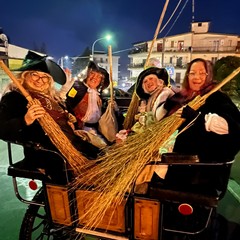 Tra musica, tradizioni e divertimento: la comunità di Spinazzola accoglie la Befana