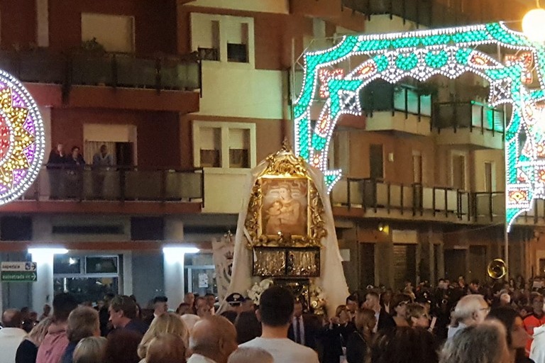 Spinazzola, effige della Madonna del Bosco condotta in processione