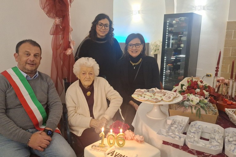Spinazzola festeggia i 106 anni della signora Luigia De Leonardis