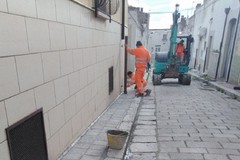 Patruno: «In corso la manutenzione di marciapiedi e strade». Foto