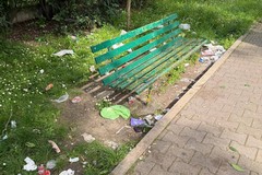 Villa comunale di Spinazzola, la denuncia del PD: «Rifiuti, degrado, incuria e totale mancanza di manutenzione»