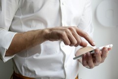 «Papà, ho perso il telefono. Contattami qui». Ma è una truffa