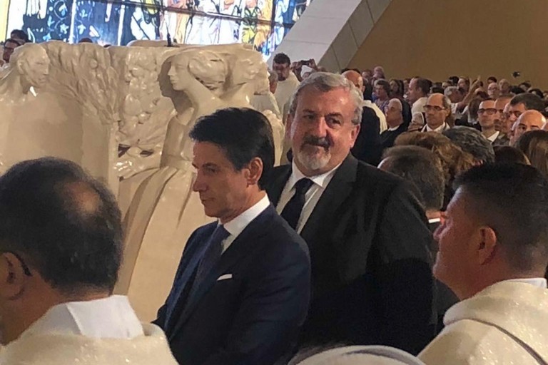 Michele Emiliano con il premier Giuseppe Conte