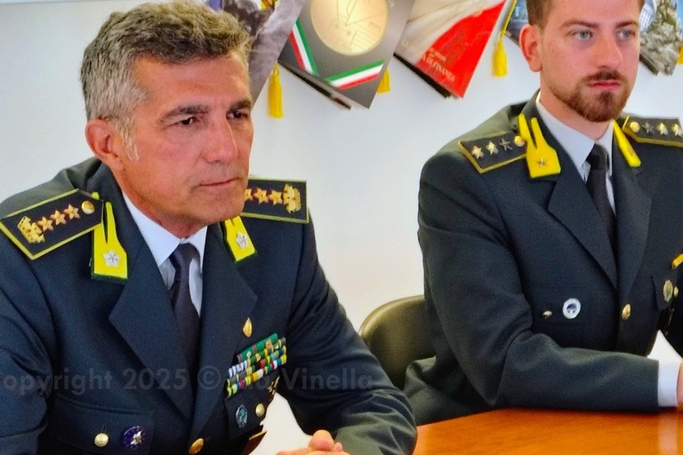 Cambio al vertice Guardia di Finanza Bat: Di Cagno traccia la rotta del nuovo comando. <span>Foto Ida Vinella</span>
