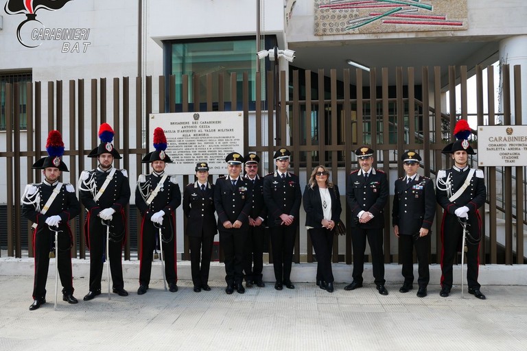 Il Prefetto Riflesso visita il comando provinciale dei Carabinieri Bat